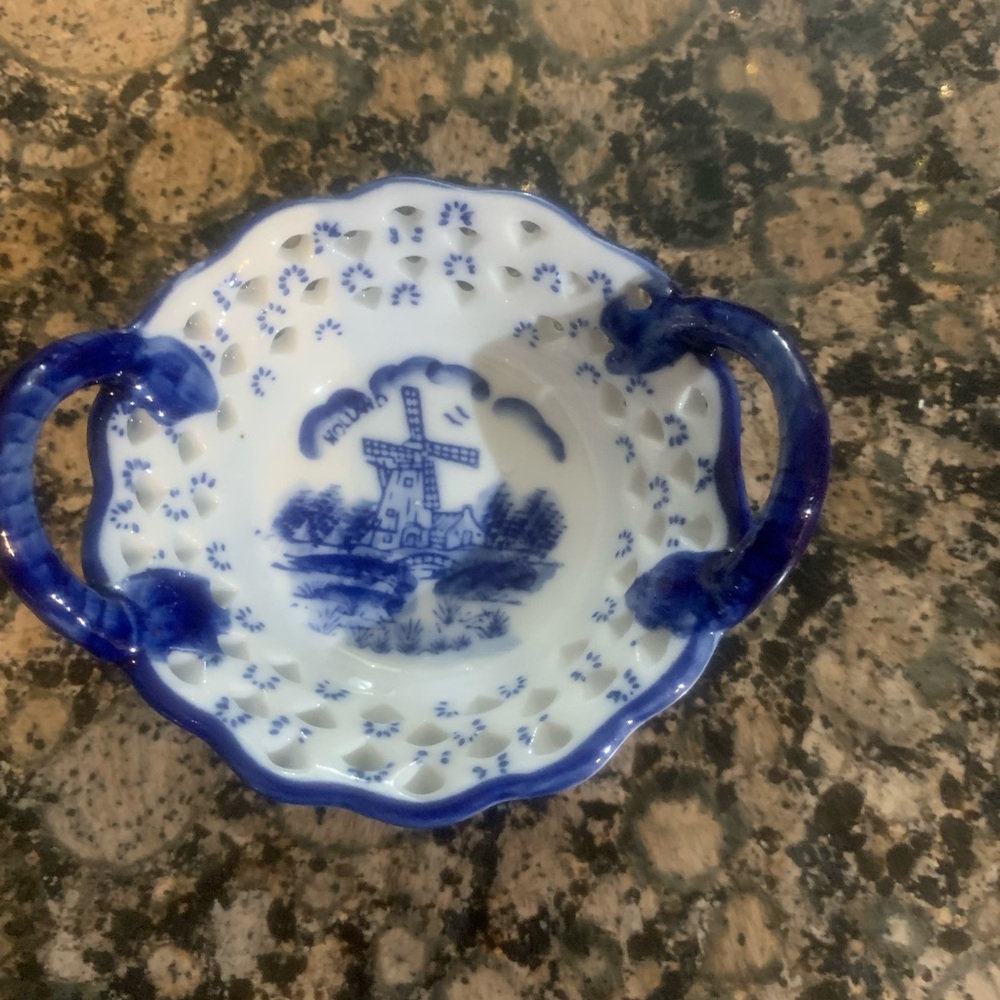Holland Reticulated Delft Blue Bowl Dish Windmill Cutout Hearts Dutch EUC